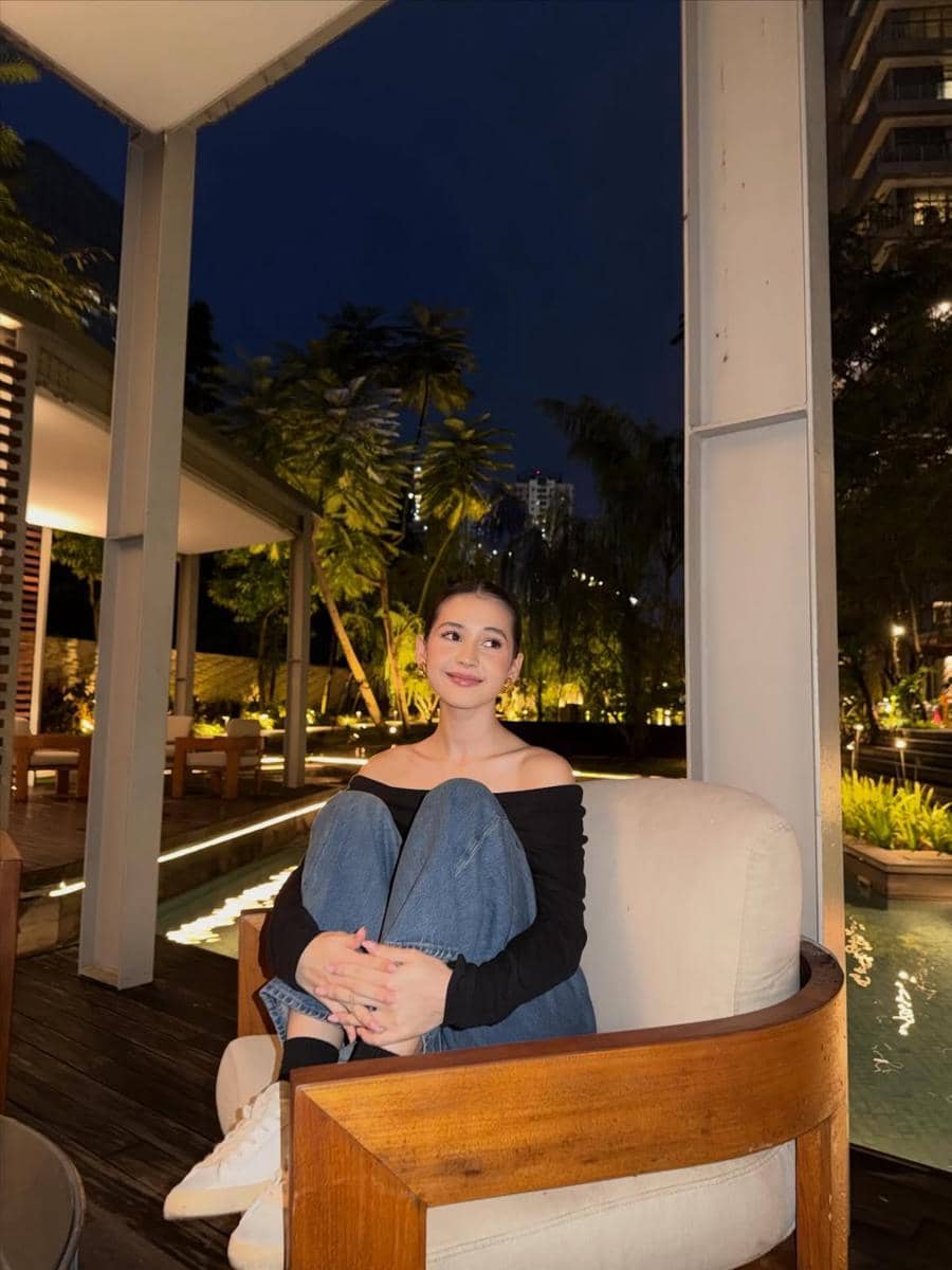 padu padan outfit denim ala Sandrinna Michelle