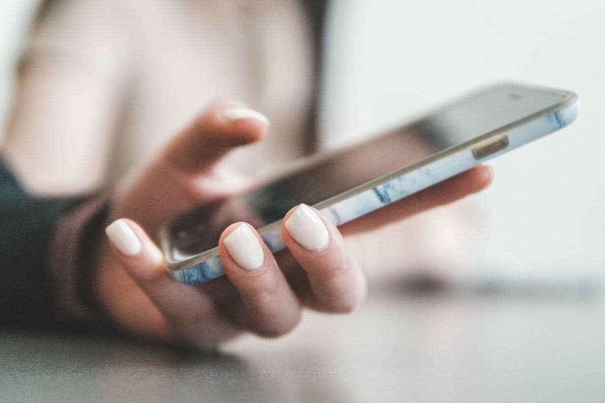 Berapa Lama Baterai Smartphone Menurun dan Harus Diganti?