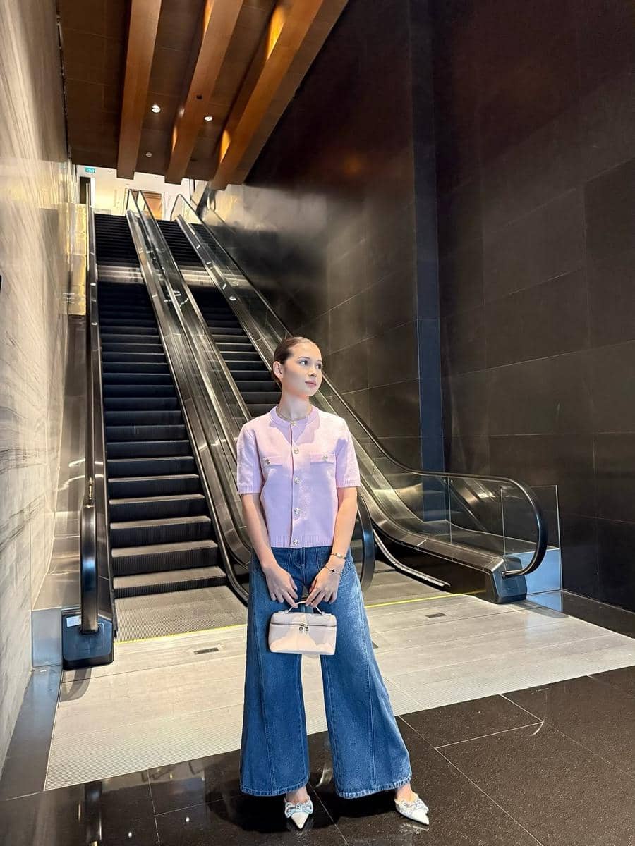 padu padan outfit denim ala Sandrinna Michelle