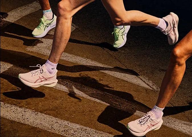 Sepatu ASICS NOVABLAST