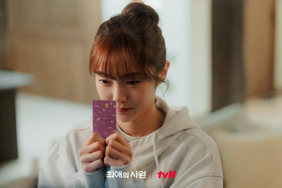 7 Kebiasaan Fangirling Da Reum yang Relate Banget di My Bias, My Boss