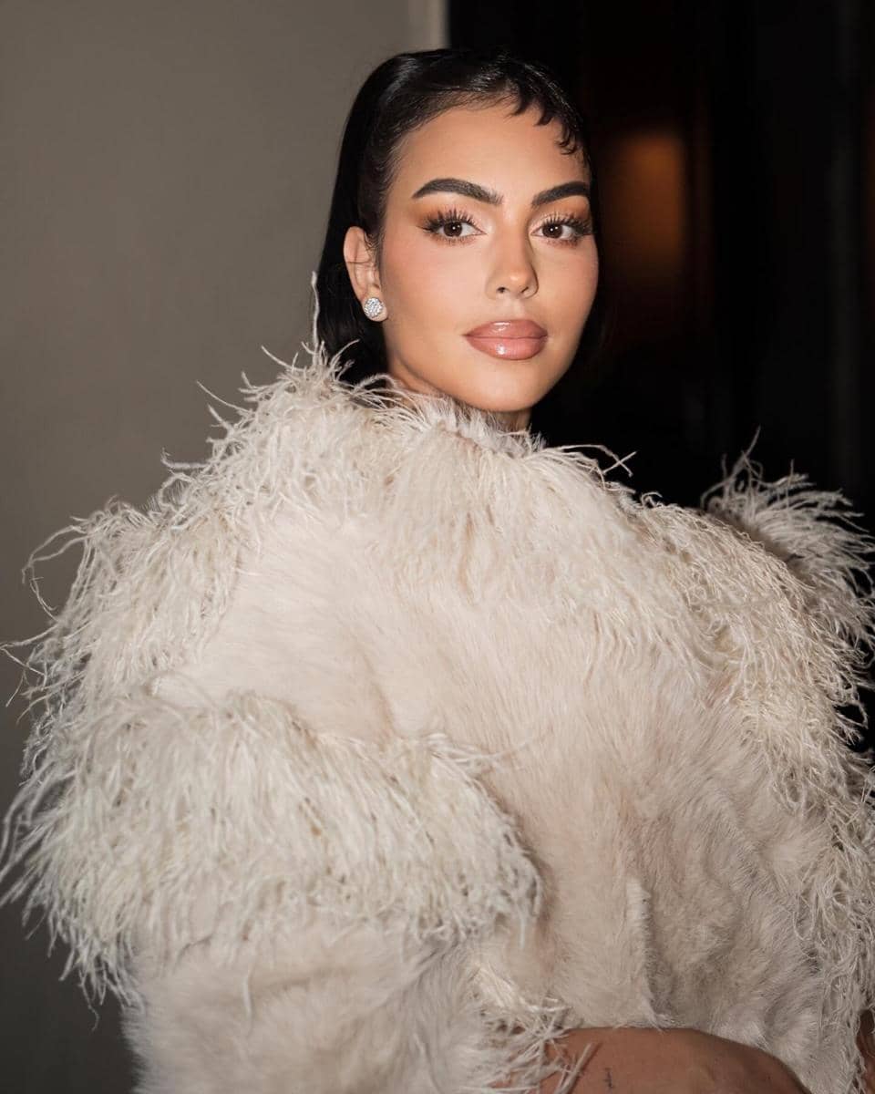 makeup baddie ala Georgina Gio