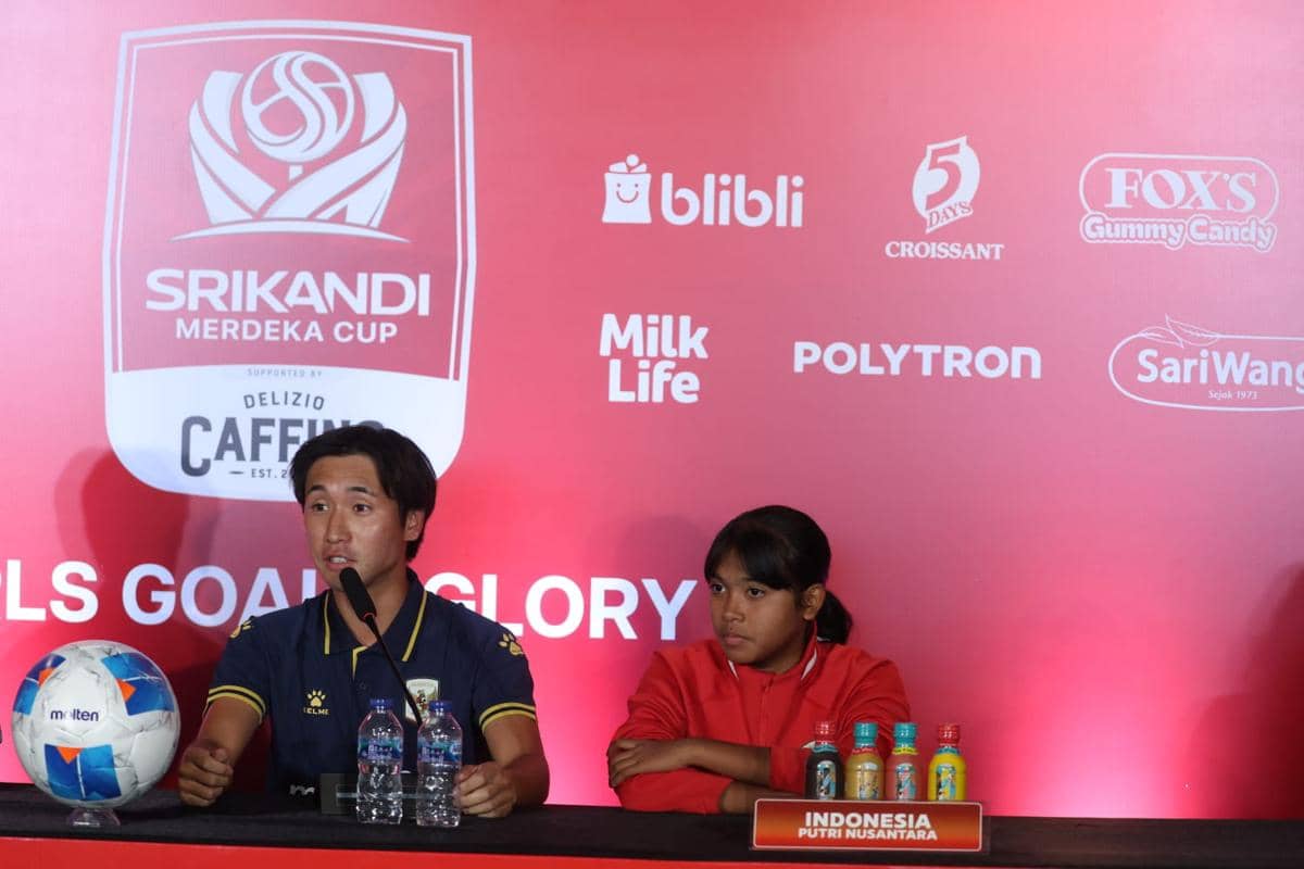 Sejumlah perwakilan menghadiri sesi jumpa pers jelang turnamen Srikandi Merdeka Cup 2026 di Kudus, Jawa Tengah.