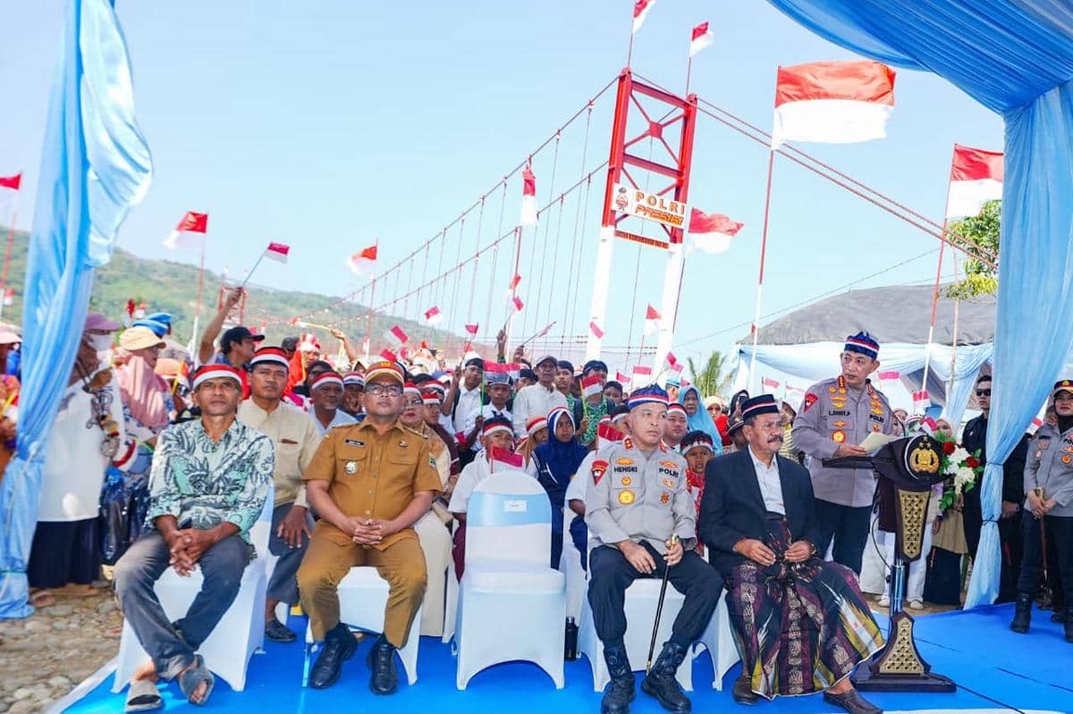Prabowo Puji Kapolri saat Resmikan Jembatan: Layak Jadi Pemimpin