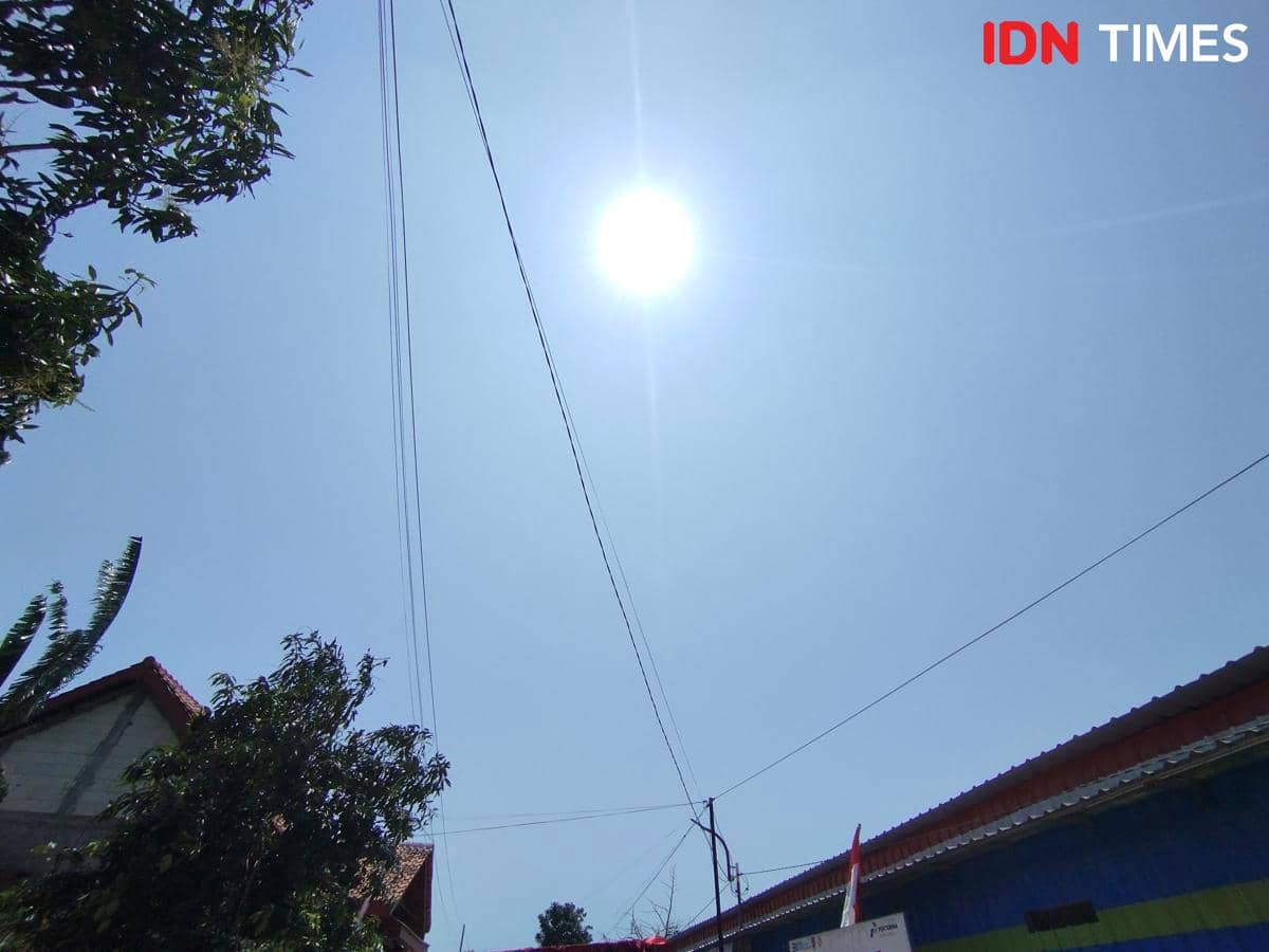 Cuaca Semarang 2 September: Siang Terik 33°C, Panas Nylentep Pol, Kulit Garing!
