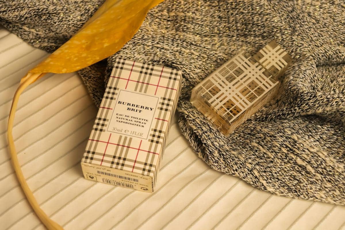 ilustrasi designer perfume