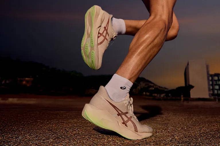 Sepatu ASICS NOVABLAST