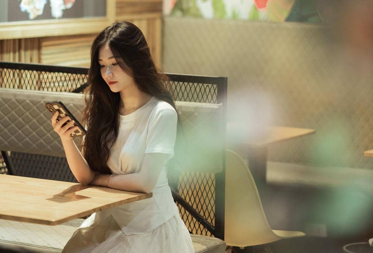 5 Kebiasaan yang Bikin Waktu Menunggu Terasa Makin Lama