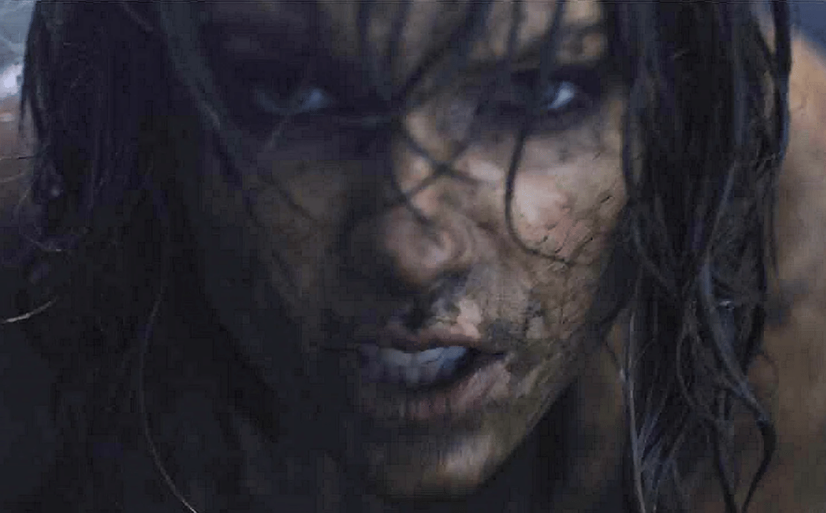 Taylor Swift dalam musik video "Out Of The Woods"