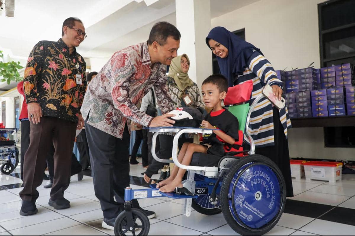 Dukung Disabilitas, Pemprov Jateng Salurkan 181 Kursi Roda Adaptif