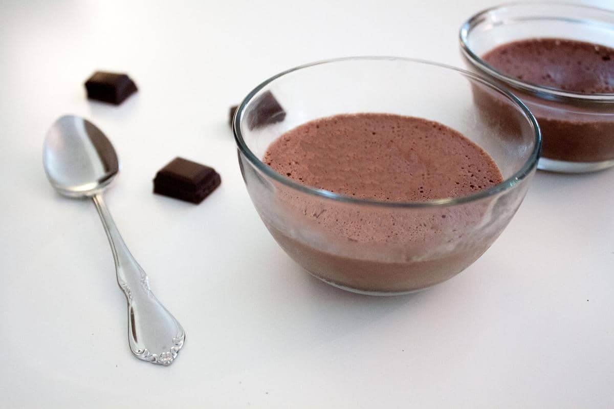 Resep Chocolate Mousse Tanpa Telur yang Lembut dan Nikmat