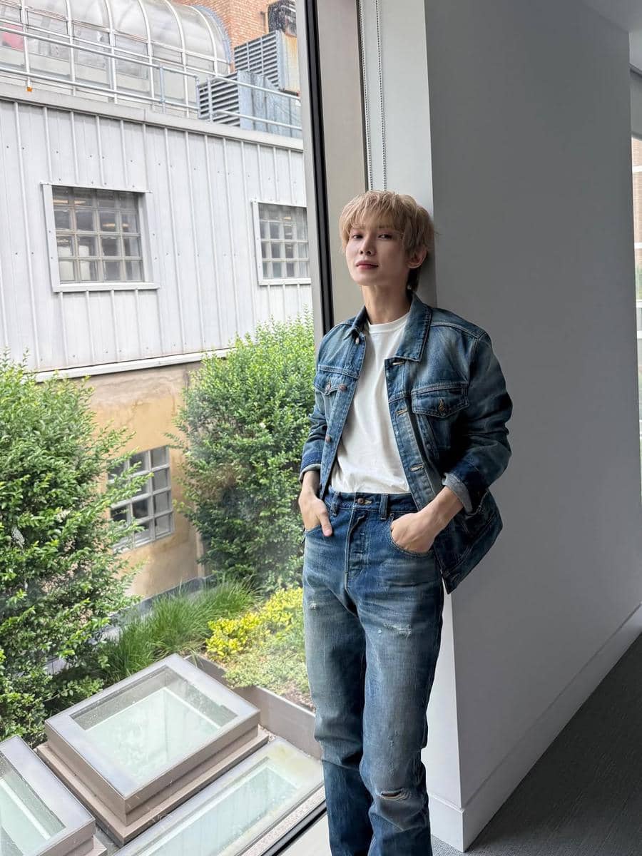 ide layering outfit musim panas ala Yeosang ATEEZ