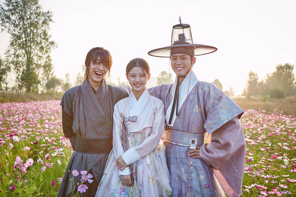 Kwak Dong Yeon, Kim You Jung, dan Park Bo Gum di drama Love in the Moonlight
