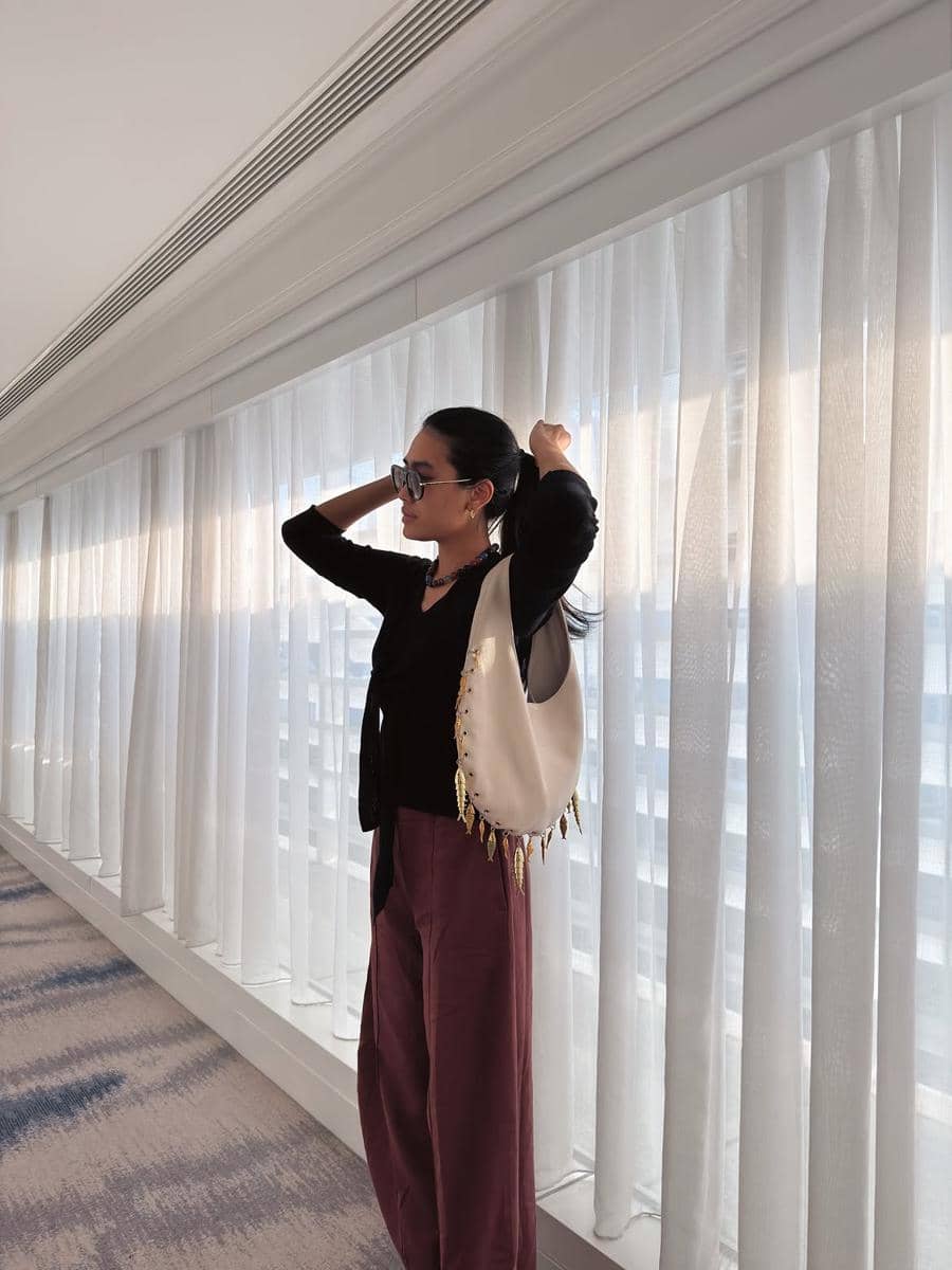 outfit kasual chic Alika Islamadina
