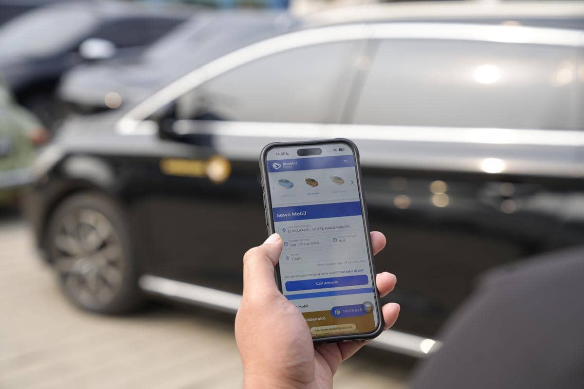 Tampilan aplikasi Web Reservation BlueBird untuk memesan layanan GoldenBird secara daring melalui halaman digital.