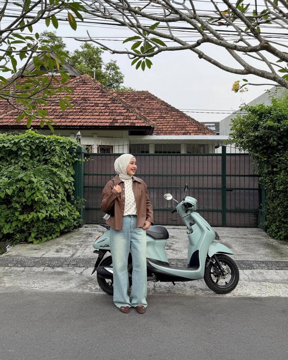 cara styling outfit polkadot ala Meilan Indrajati