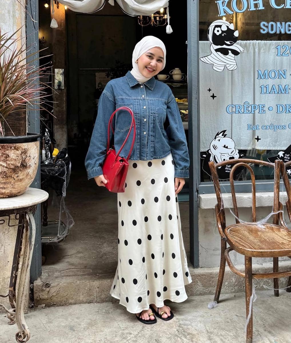 cara styling outfit polkadot ala Meilan Indrajati
