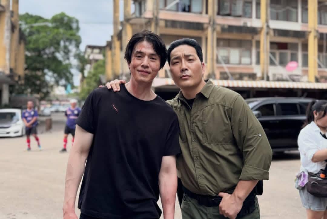 Lee Dong Wook dan Ha Do Kwon di drama A Shop for Killers 2