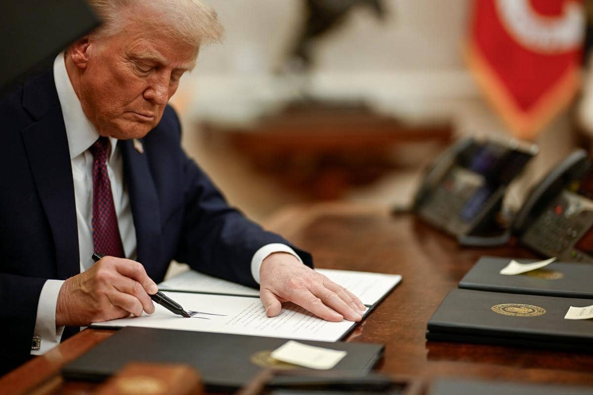 Trump Beri Tarif 100 Persen untuk Produk dan Komponen Drone Impor
