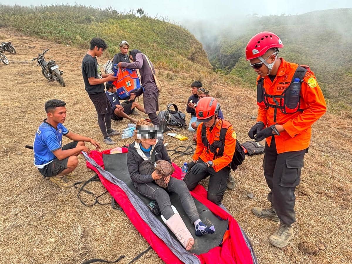Wisatawan Prancis Terpleset saat Pendakian Gunung Rinjani