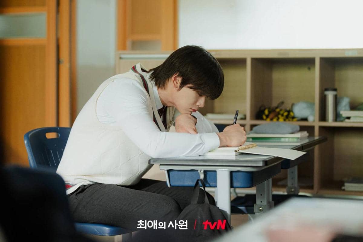Cuplikan drama Korea My Bias, My Boss