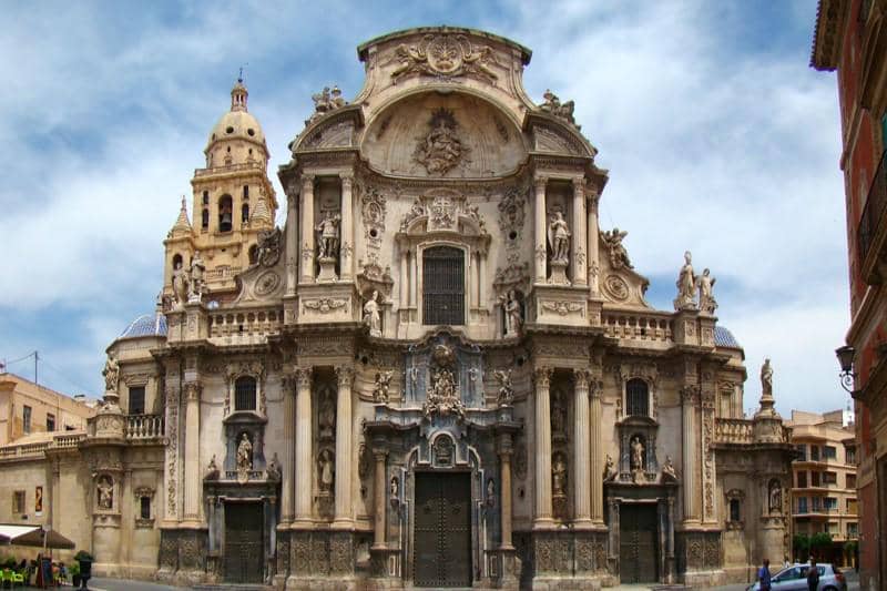 Katedral Murcia, bangunan bergaya Gotik dengan elemen Baroque di Spanyol