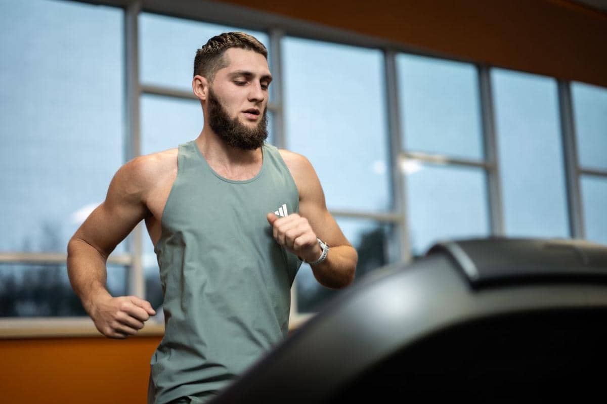 5 Perbedaan Lari di Treadmill dan Outdoor, Mana yang Lebih Efektif?