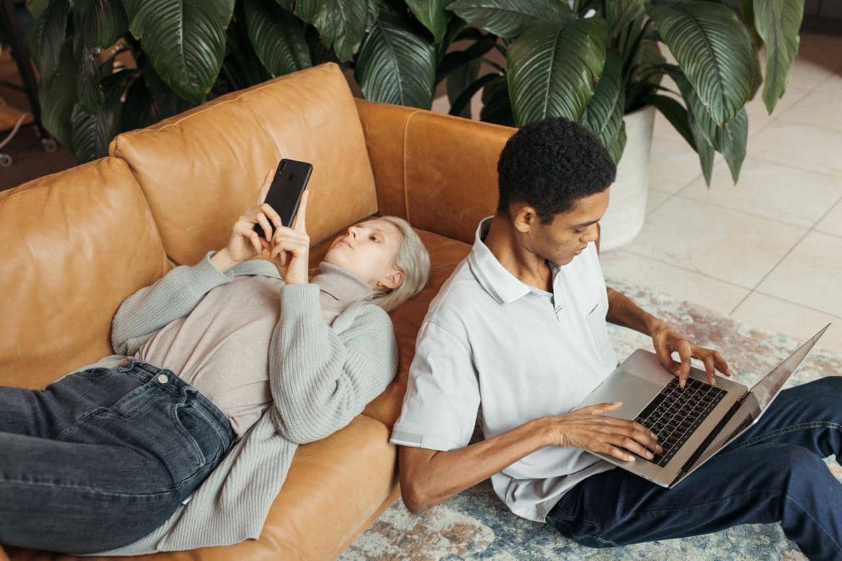 4 Kebiasaan Digital yang Diam-diam Menguras Energi, Kelihatannya Sepele!