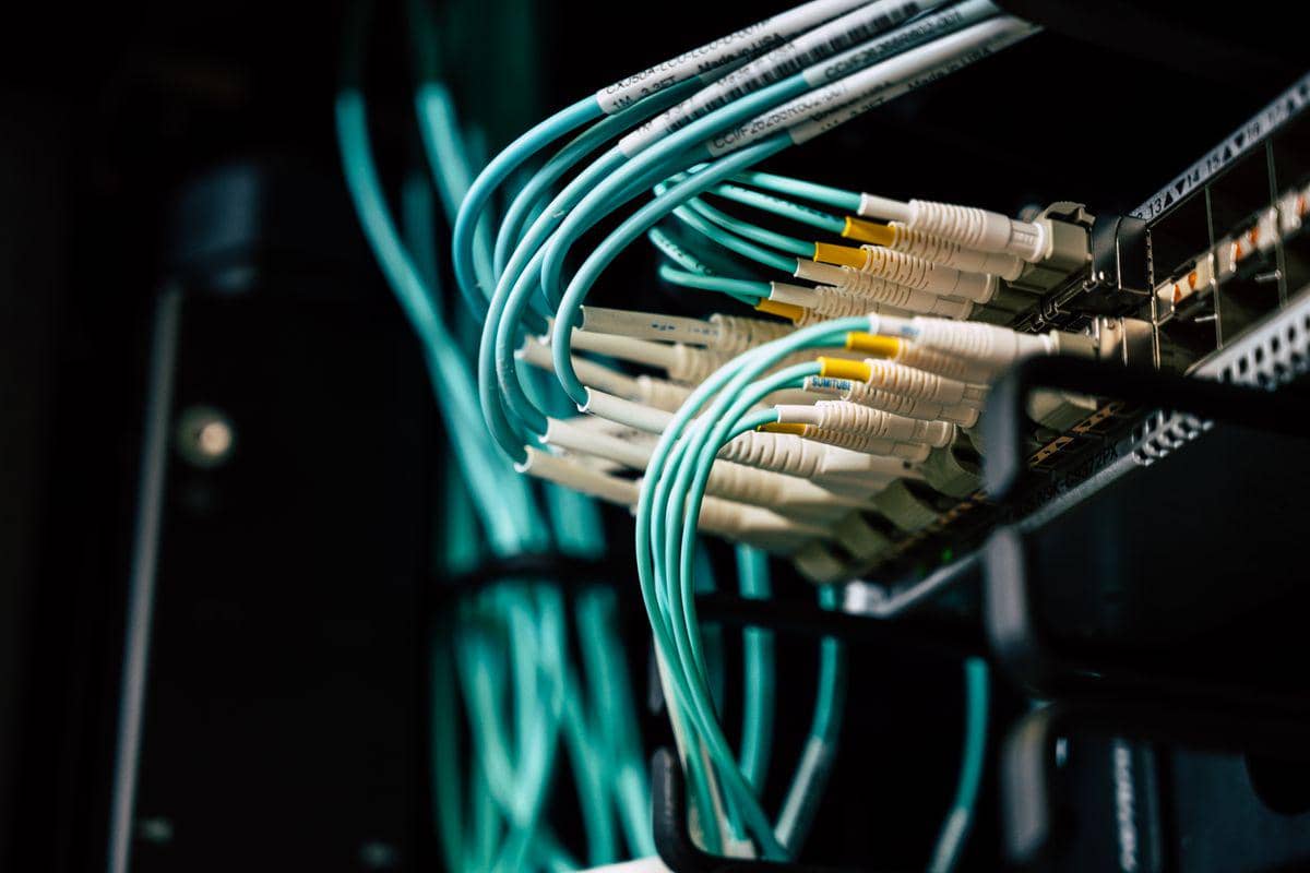 ilustrasi kabel internet