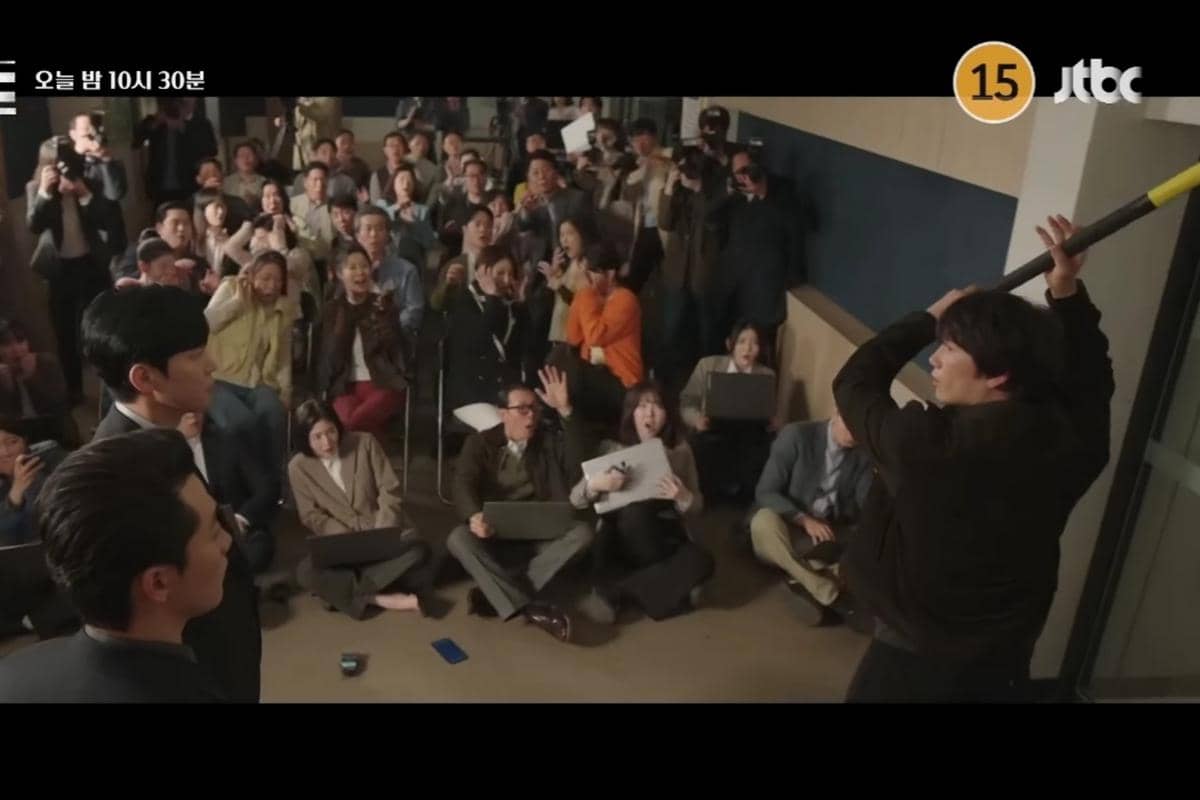 Still cut drakor The Apartment Job