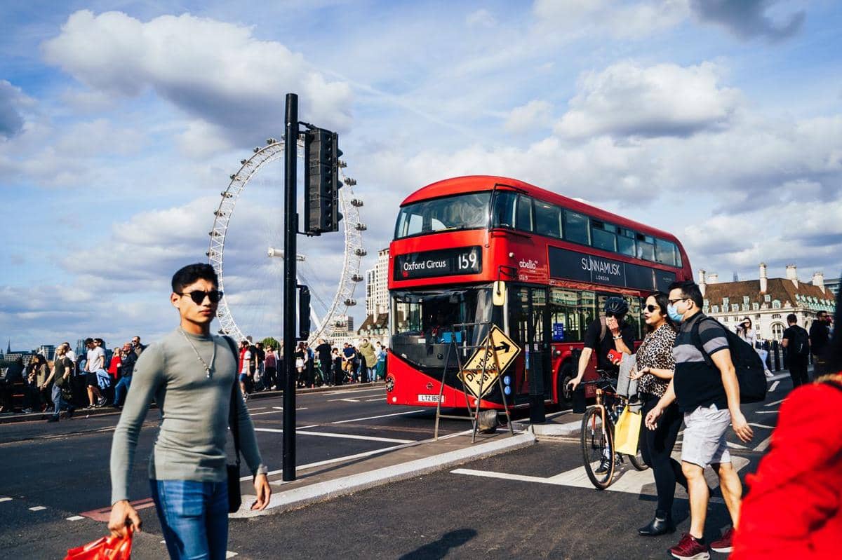ilustrasi London, Inggris, Eropa, pejalan kaki
