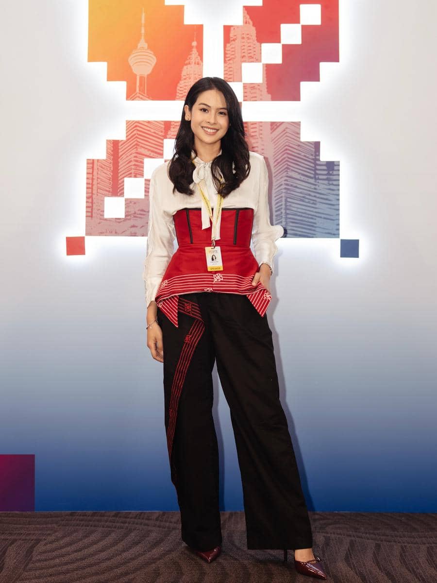 Inspirasi Gaya Maudy Ayunda untuk 17 Agustusan (instagram.com/maudyayunda)