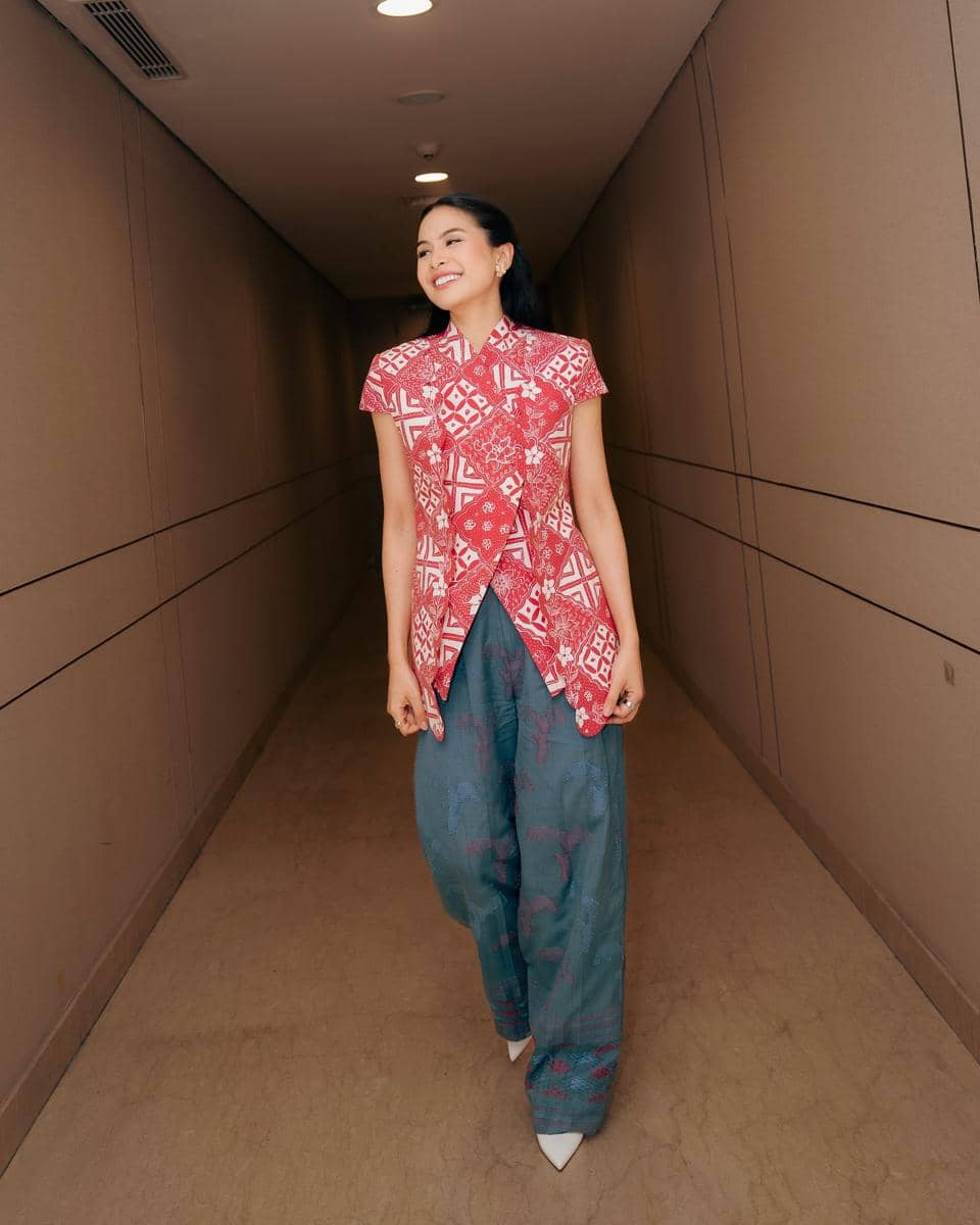 Inspirasi Gaya Maudy Ayunda untuk 17 Agustusan (instagram.com/maudyayunda)