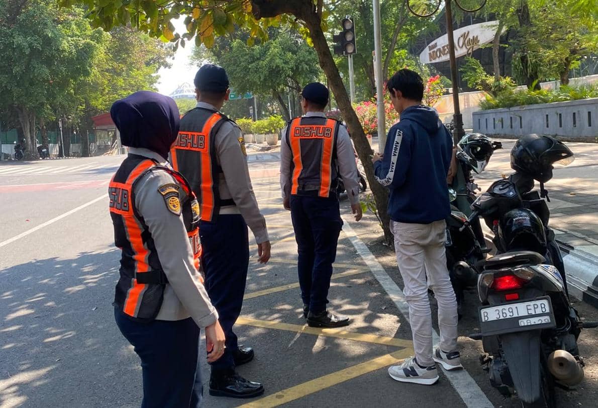 dishub, parkir, parkir liar, parkir kendaraan, penertiban lalu lintas
