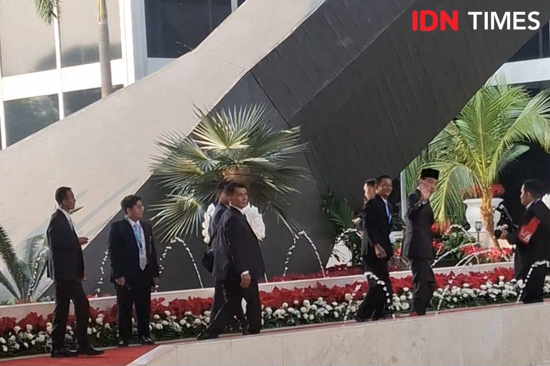Jokowi Hadiri Sidang Tahunan MPR, Lambaikan Tangan ke Media