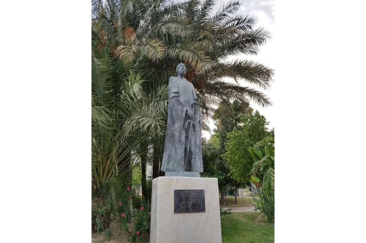 Monumen Abd ar-Rahman II, penguasa Emirat Cordoba yang mendirikan Murcia pada 825 M