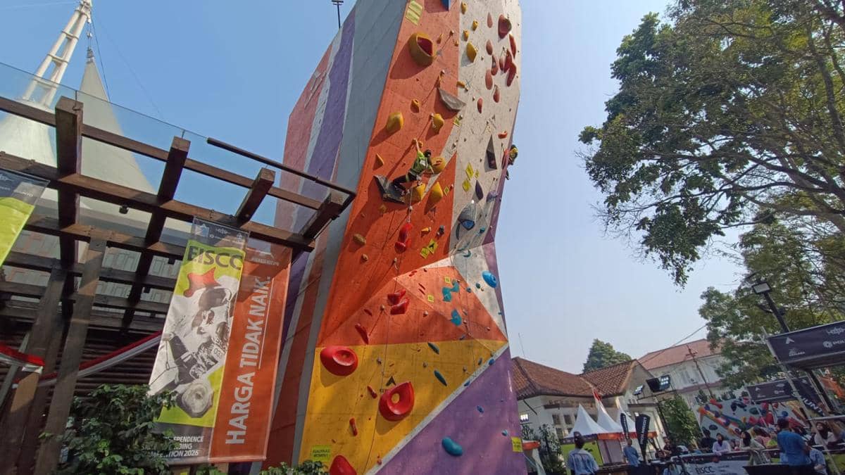 200 Atlet Panjat Tebing Berkimpetisi di EISCC Jelang Hari Kemerdekaan