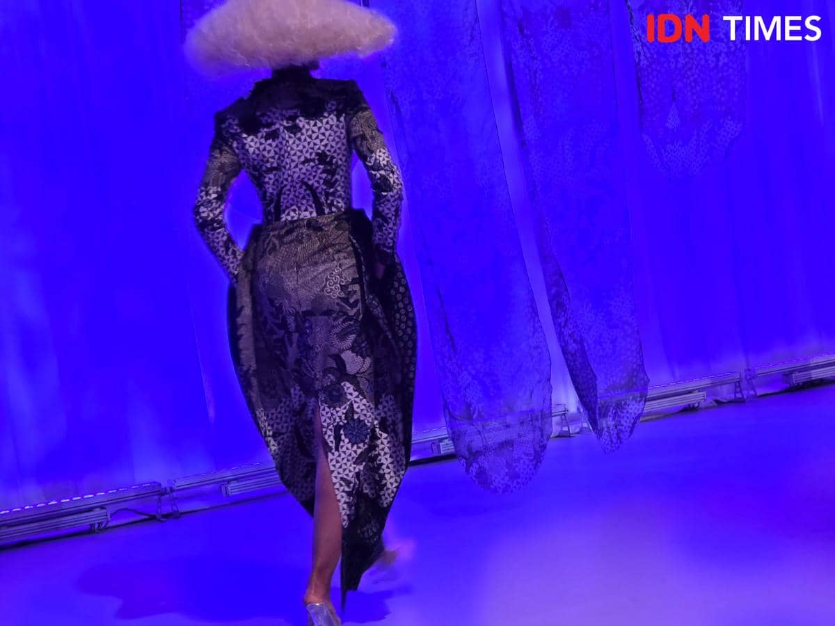 Koleksi Ivan Gunawan, Nusanova 2.0: Sekar Jagat, di Langham Fashion Soiree