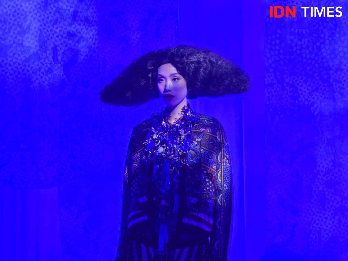 Koleksi Ivan Gunawan, Nusanova 2.0: Sekar Jagat, di Langham Fashion Soiree