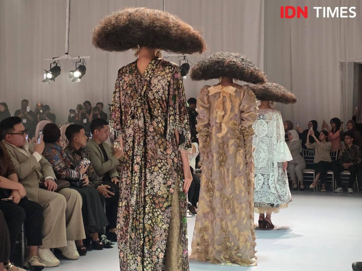 Koleksi Ivan Gunawan, Nusanova 2.0: Sekar Jagat, di Langham Fashion Soiree