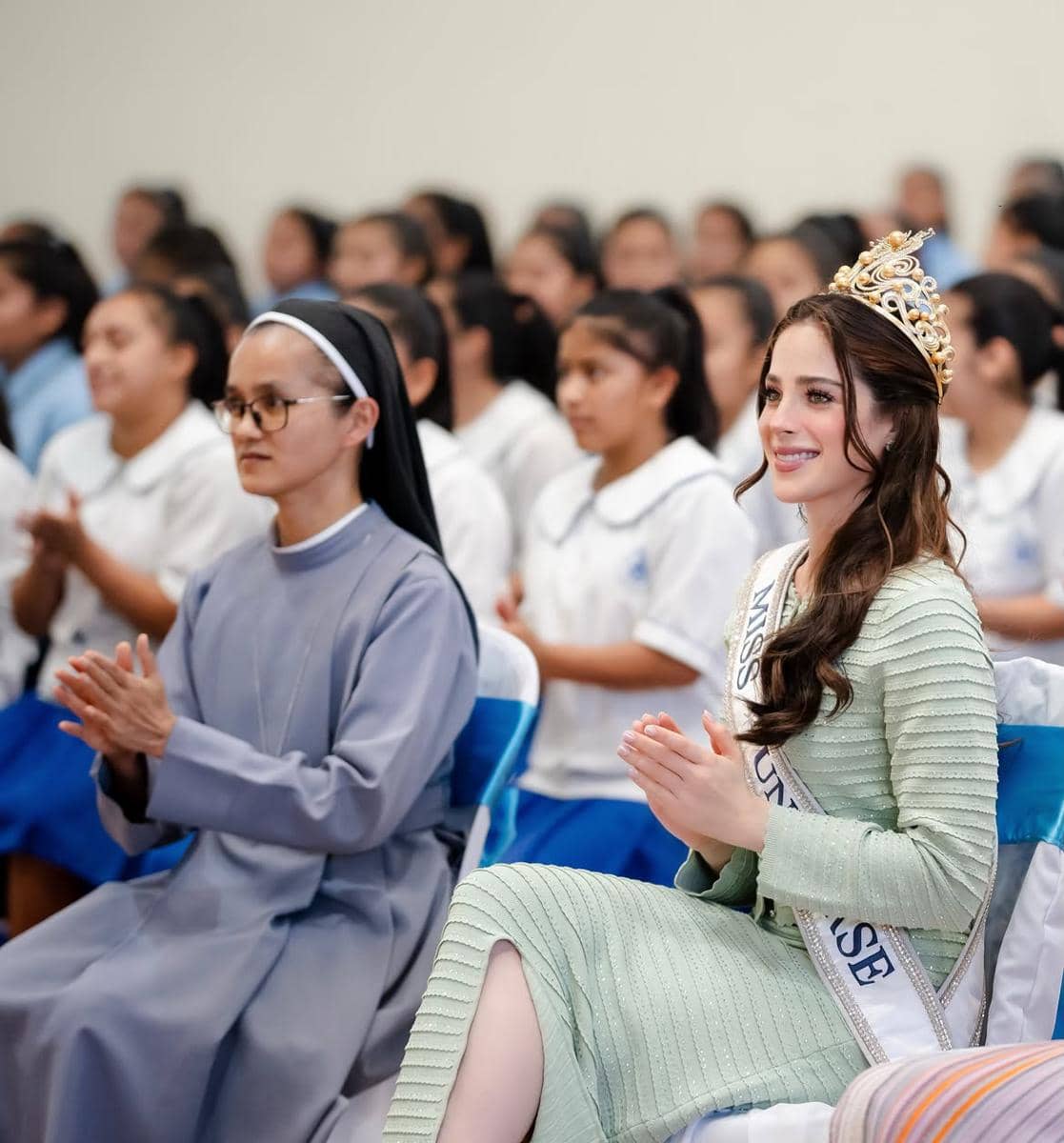 7 Potret Kunjungan Miss Universe 2025 ke Guatemala, Meriah!