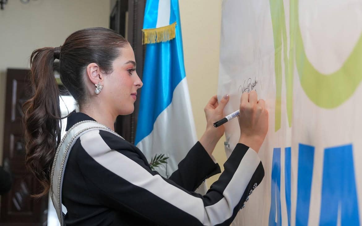 Potret Fatima Bosch, Miss Universe 2025 Bertugas di Guatemala