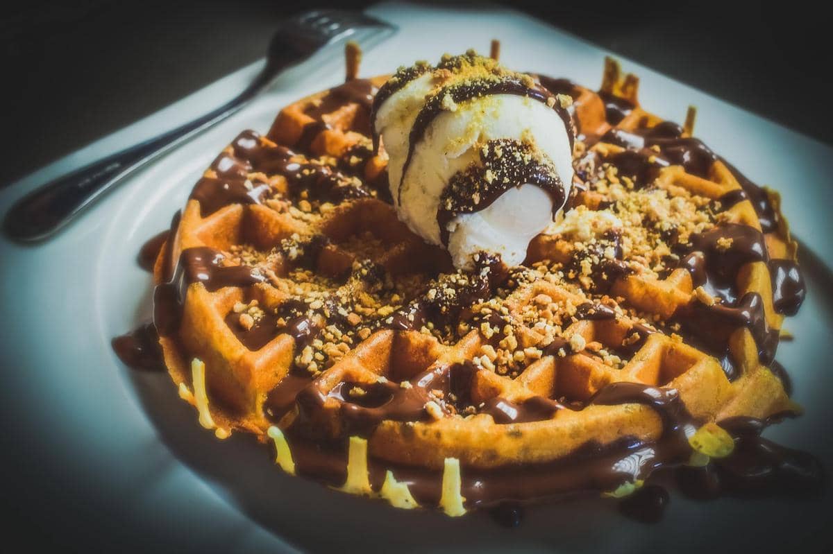 Resep Waffle Kelapa Gula Aren, Renyah di Luar dan Harum Menggoda