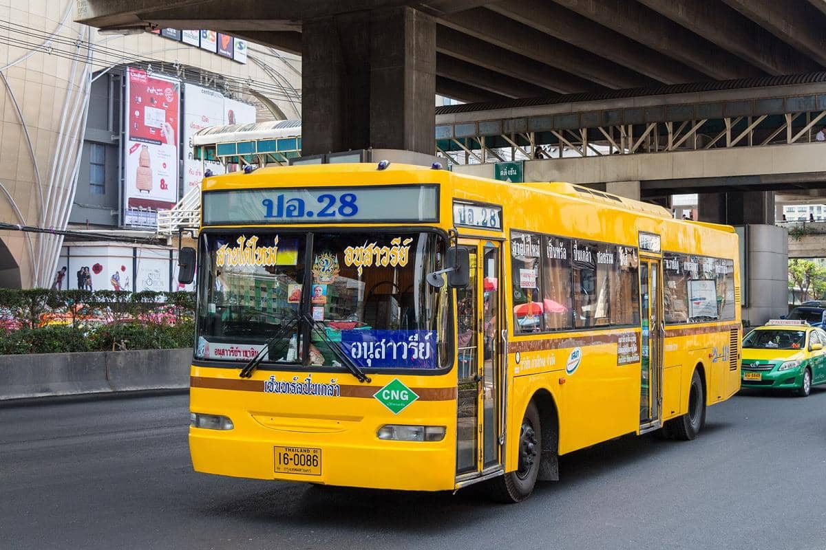 ilustrasi bus di Bangkok