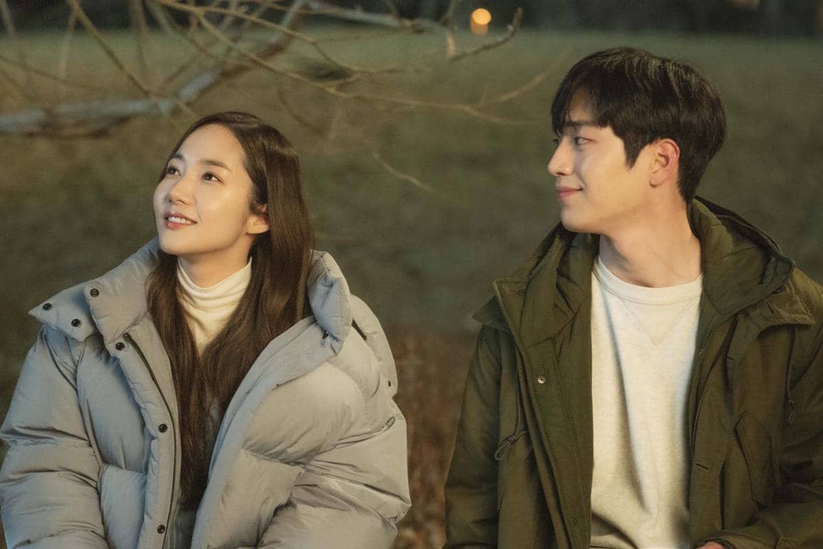 Potret Park Min Young dan Seo Kang Joon di When The Wather Is Fine