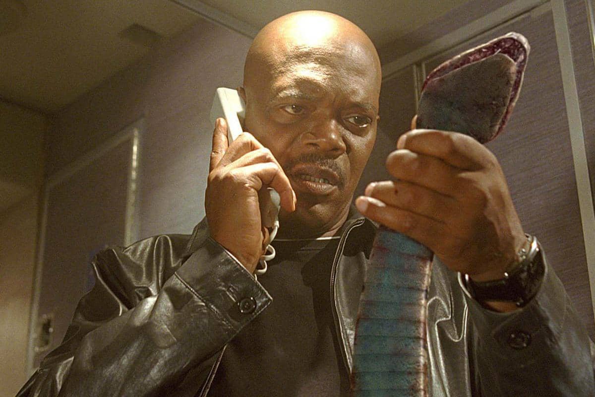 adegan dalam film Snakes on a Plane