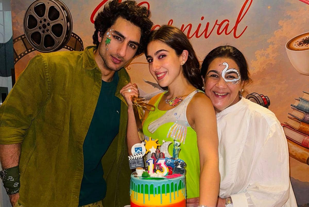 9 Momen Sara Ali Khan Rayakan Ulang Tahun Bertema Karnaval