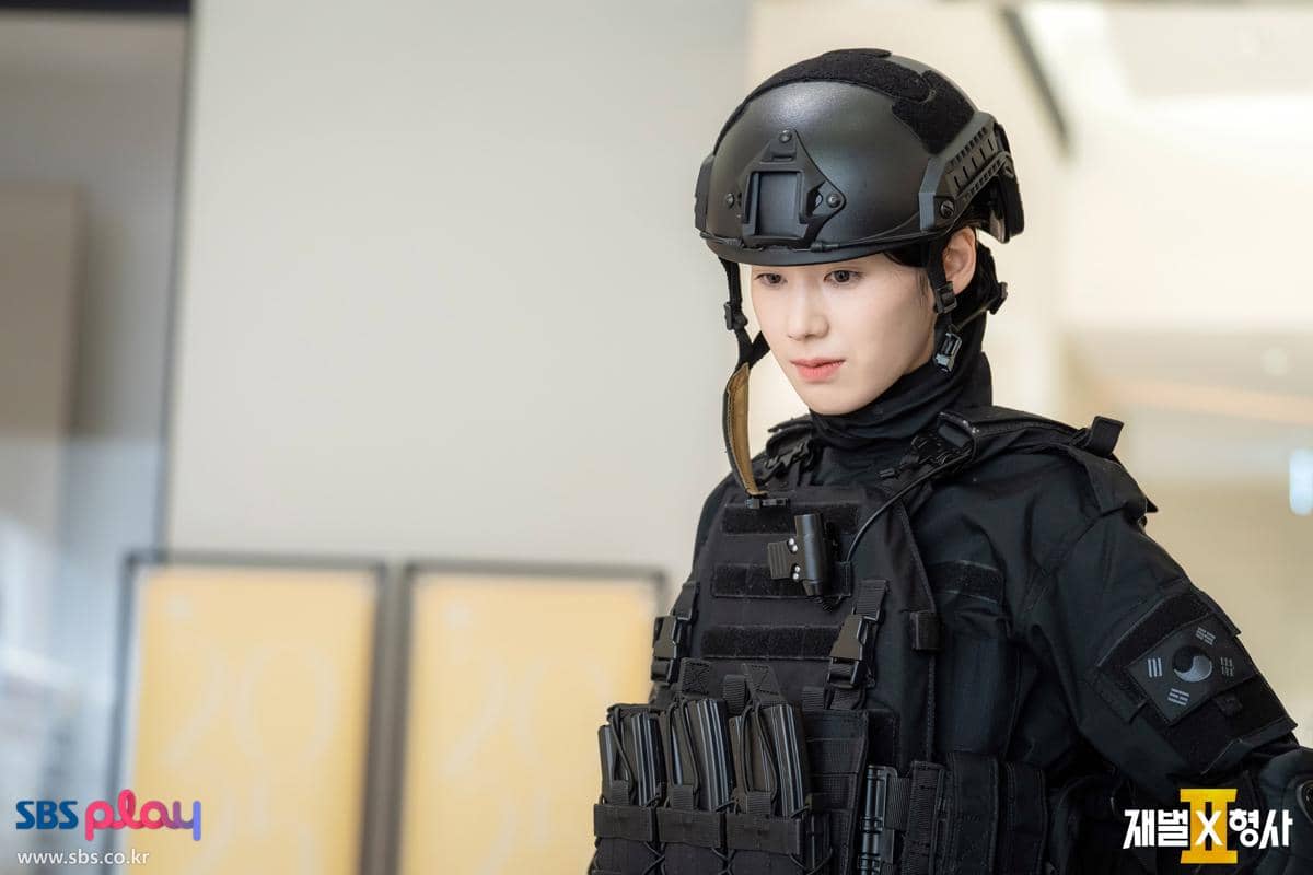 still cuts drama Flex X Cop 2