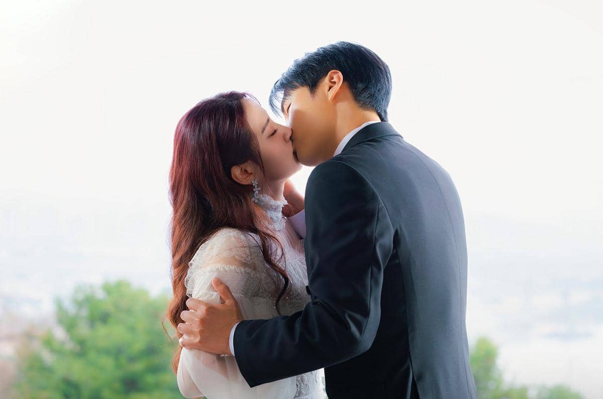 Potongan adegan dari drama Korea Spooky in Love dalam unggahan resmi akun Instagram tvN Drama Korea.