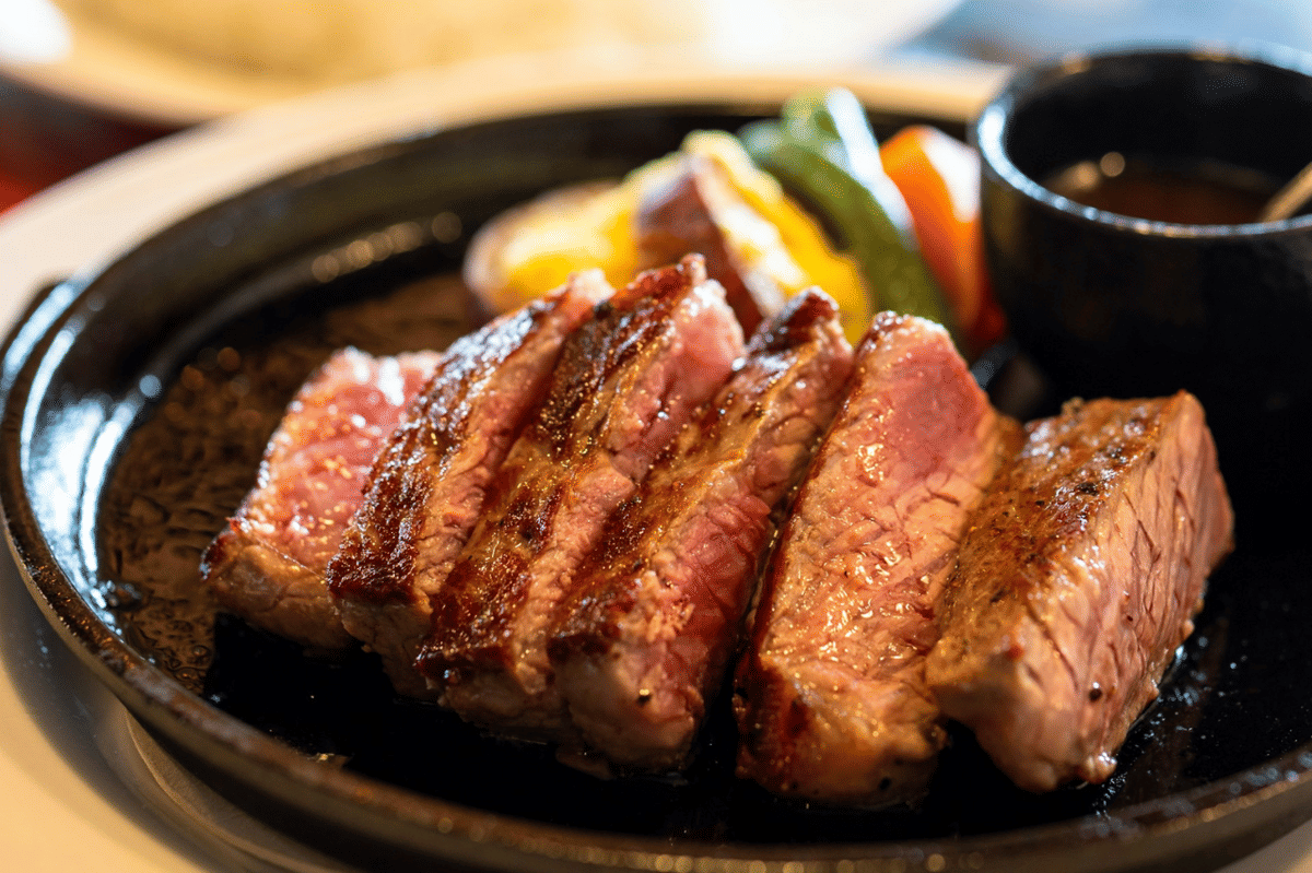 Resep Steak Tuna Panggang dengan Saus Salmoriglio Lemon Oregano